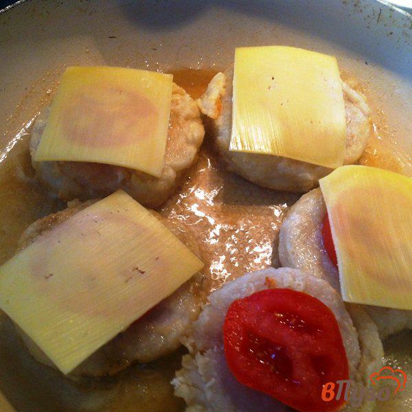 Фото приготовление рецепта: Запеченное филе хека с сыром шаг №5