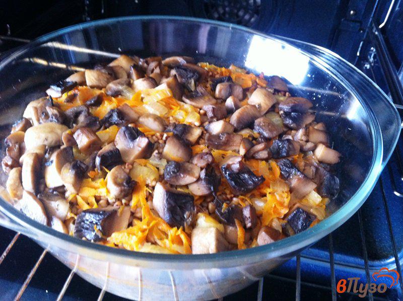 Фото приготовление рецепта: Запеченная гречка с грибами шаг №10
