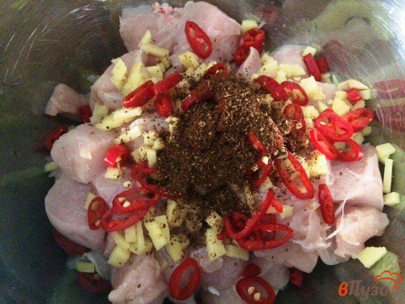 Фото приготовление рецепта: Курица с острым перцем и имбирём от Гордона Рамзи шаг №6