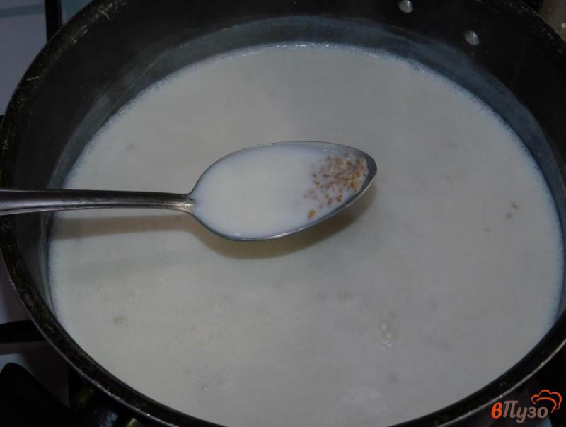 Фото приготовление рецепта: Пшеничная каша на молоке шаг №3
