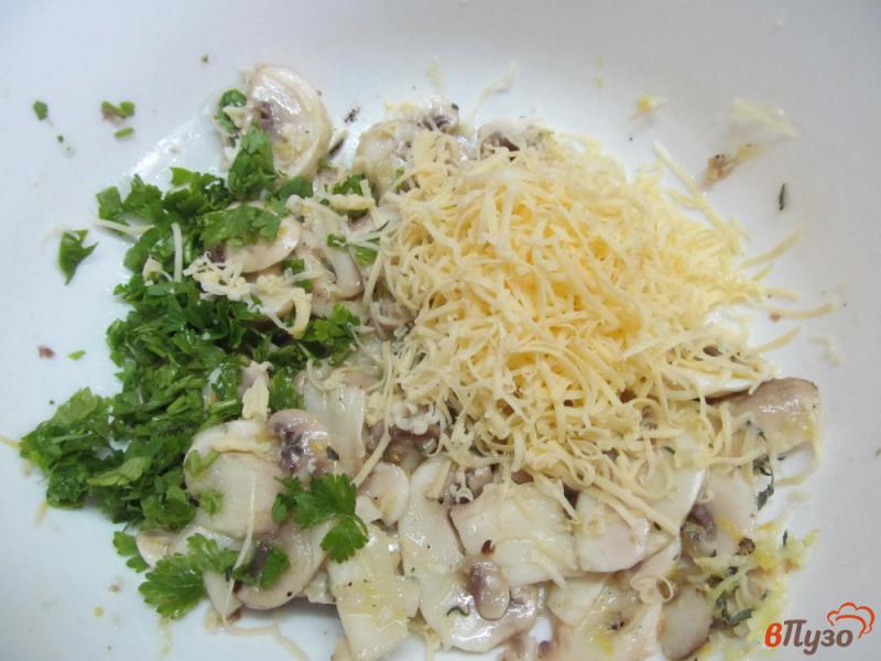 Фото приготовление рецепта: Паста под соусом из свежих грибов шаг №3