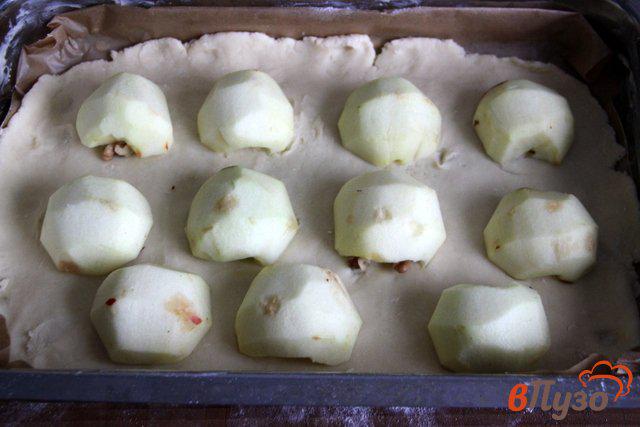 Фото приготовление рецепта: Пирог «Яблочные горки» шаг №7