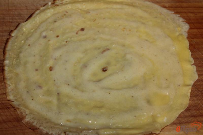 Фото приготовление рецепта: Сладкие блины с банановым пюре шаг №4