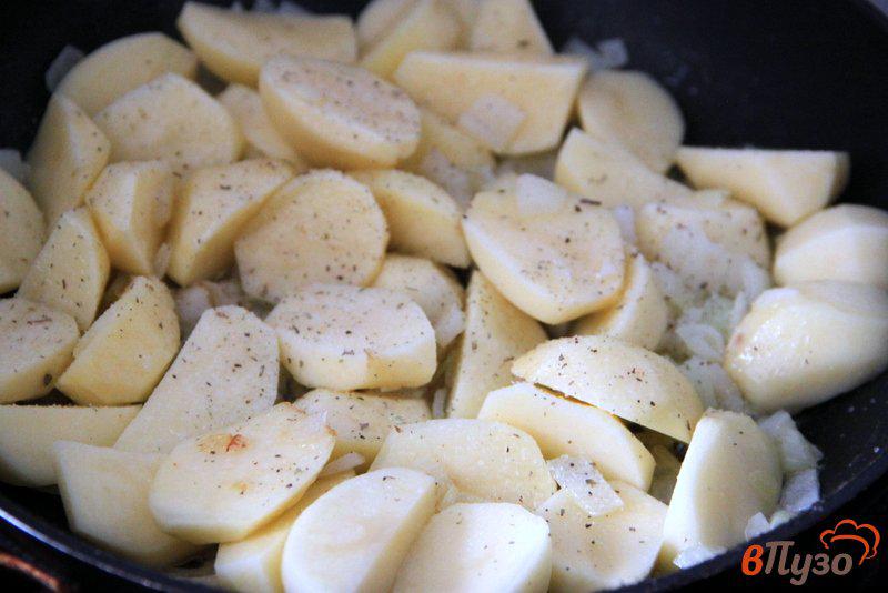 Фото приготовление рецепта: Картофель в молоке шаг №4