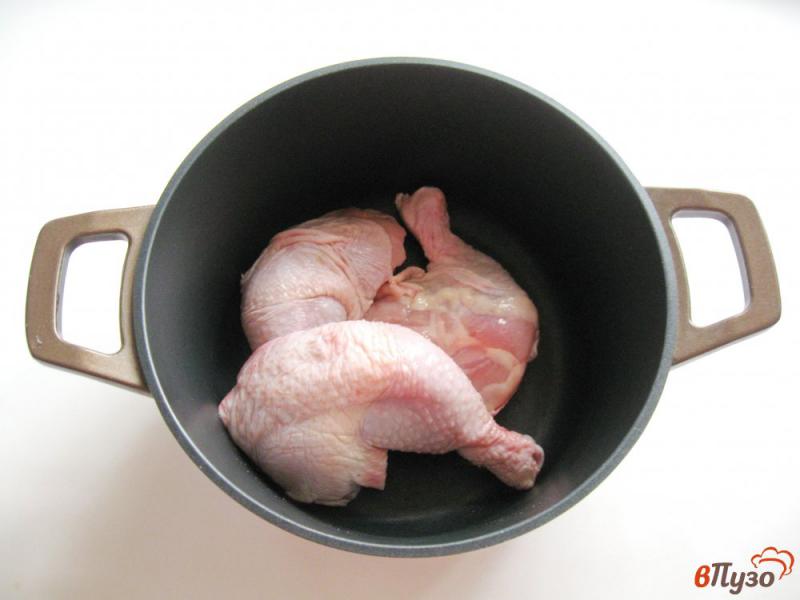 Фото приготовление рецепта: Курица тушеная в соевом соусе шаг №1