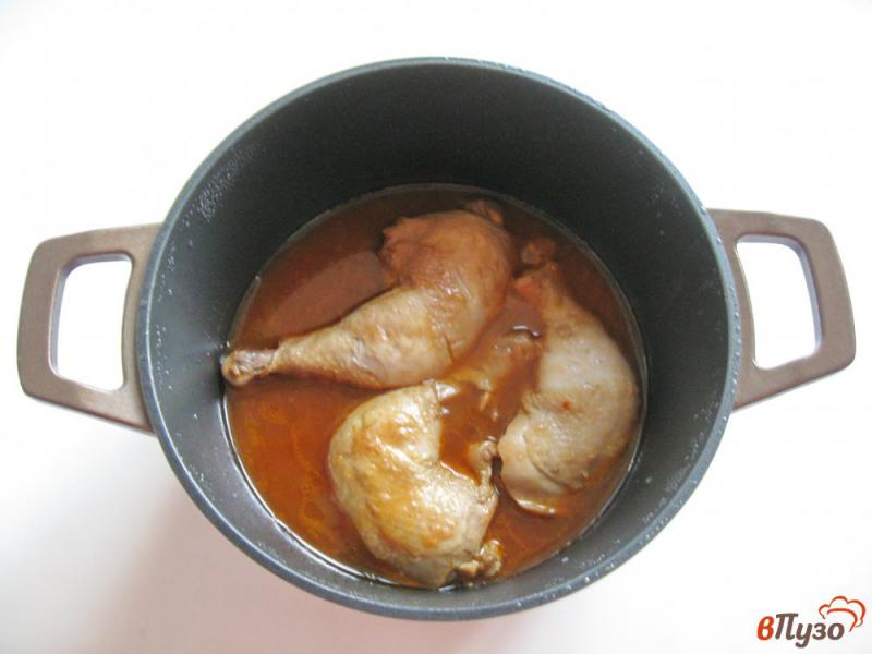 Фото приготовление рецепта: Курица тушеная в соевом соусе шаг №5