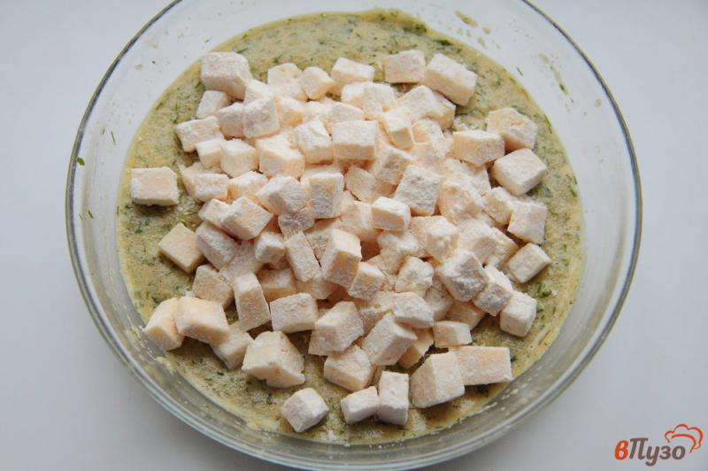 Фото приготовление рецепта: Кексы с зеленью и сыром шаг №5