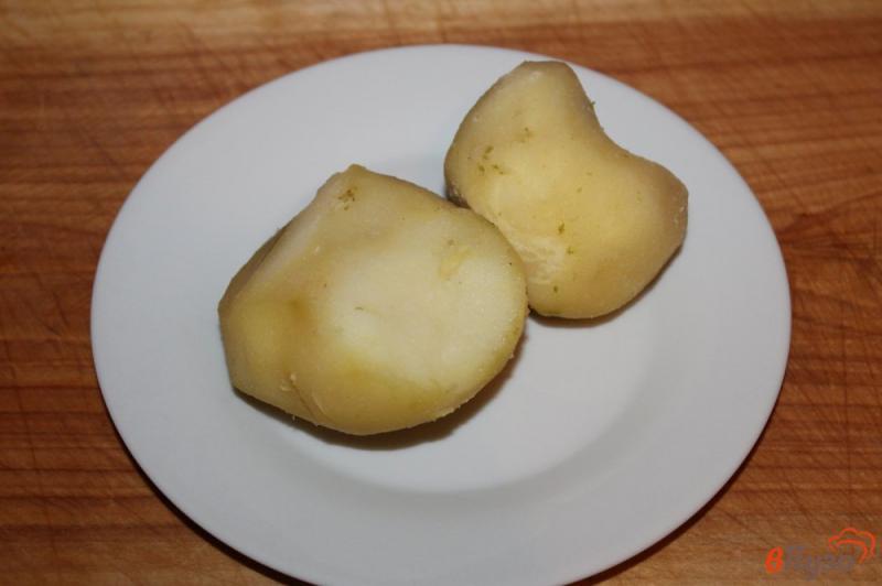 Фото приготовление рецепта: Картофельные ньокки с грибами и луком шаг №1
