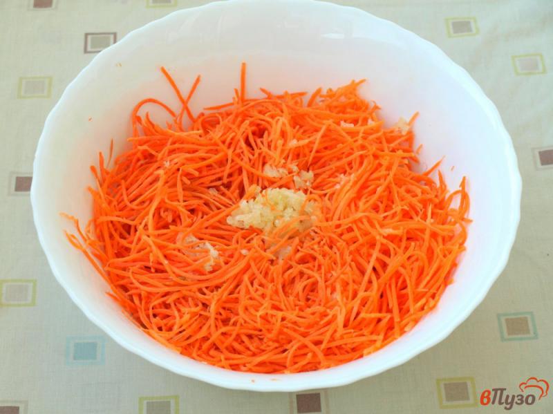 Фото приготовление рецепта: Квашеные капустные рулетики с морковью шаг №1