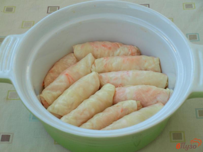 Фото приготовление рецепта: Квашеные капустные рулетики с морковью шаг №5