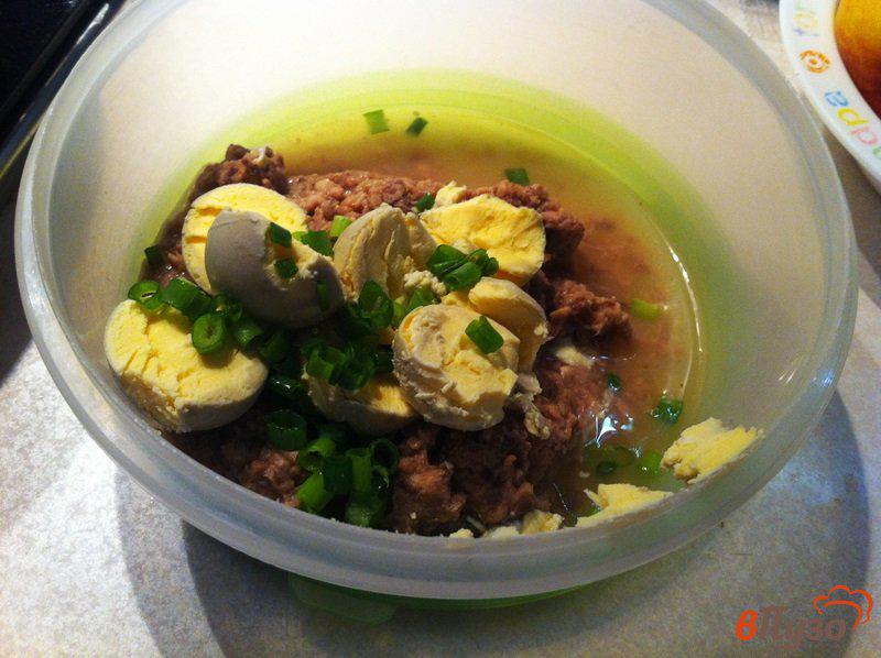 Фото приготовление рецепта: Фаршированные яйца тунцом шаг №2
