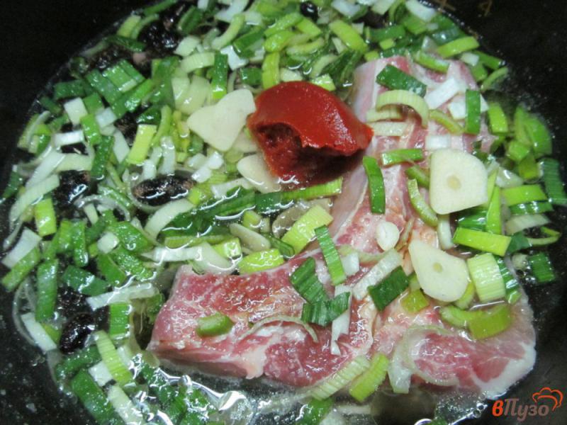 Фото приготовление рецепта: Тушеная свинина с фасолью в мультиварке шаг №3