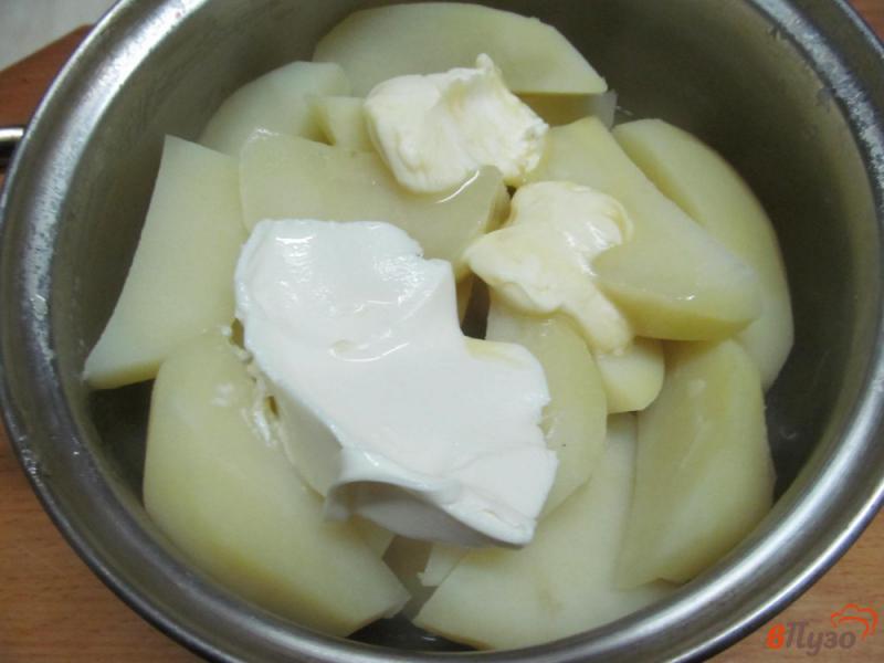 Фото приготовление рецепта: Картофельные котлеты с грибами под сыром шаг №1