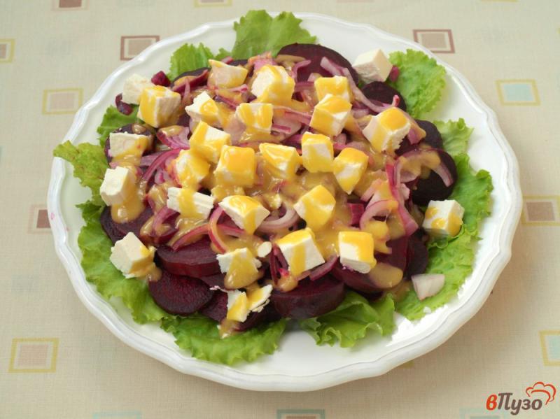Фото приготовление рецепта: Салат из свеклы с фетой и кедровыми орешками шаг №4
