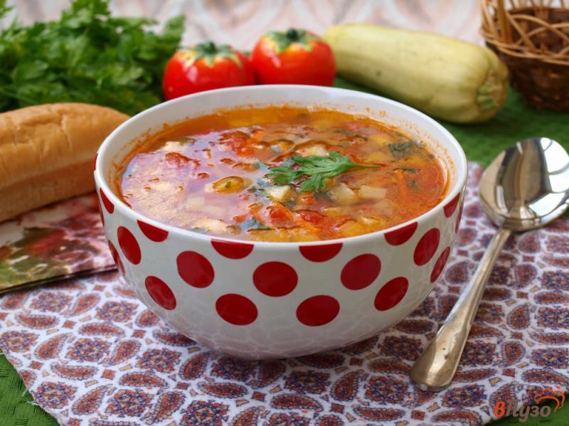 Фото приготовление рецепта: Суп с кабачками и помидорами шаг №5
