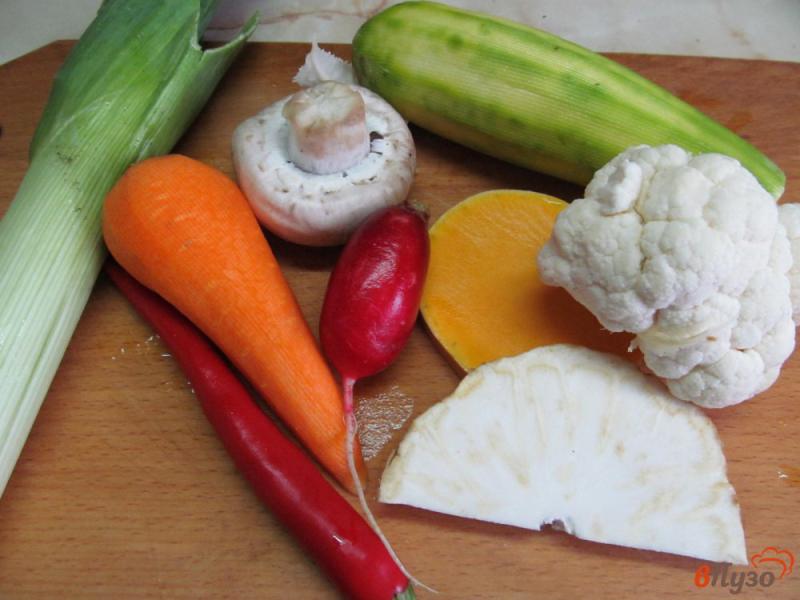 Фото приготовление рецепта: Овощной суп на утином бульоне шаг №2