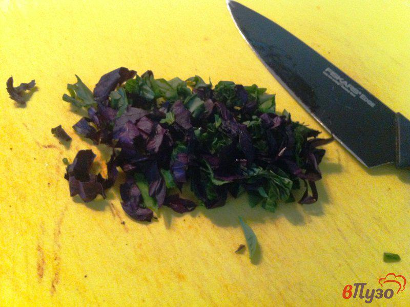 Фото приготовление рецепта: Овощной салат с базиликом шаг №5