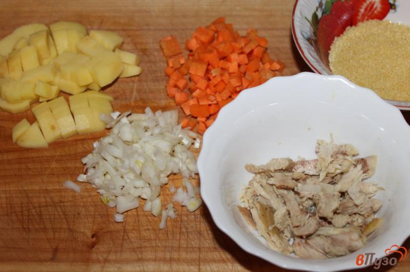 Фото приготовление рецепта: Куриный суп с кус- кусом шаг №2