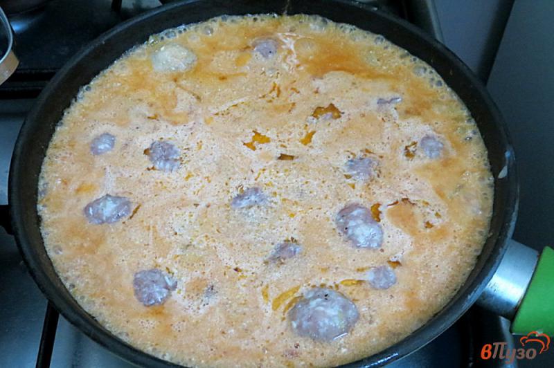 Фото приготовление рецепта: Фрикадельки к гарниру  в томатном соусе шаг №9