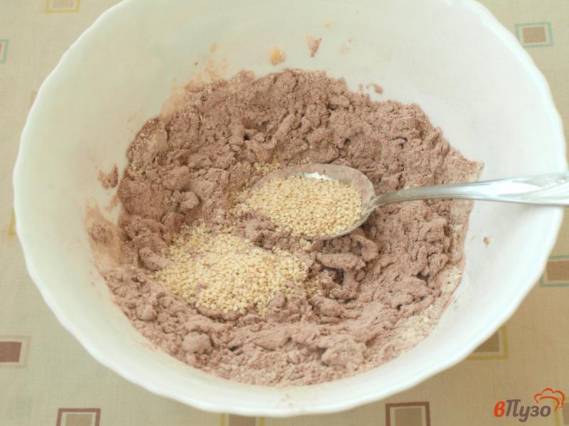 Фото приготовление рецепта: Шоколадное печенье с кунжутом шаг №3