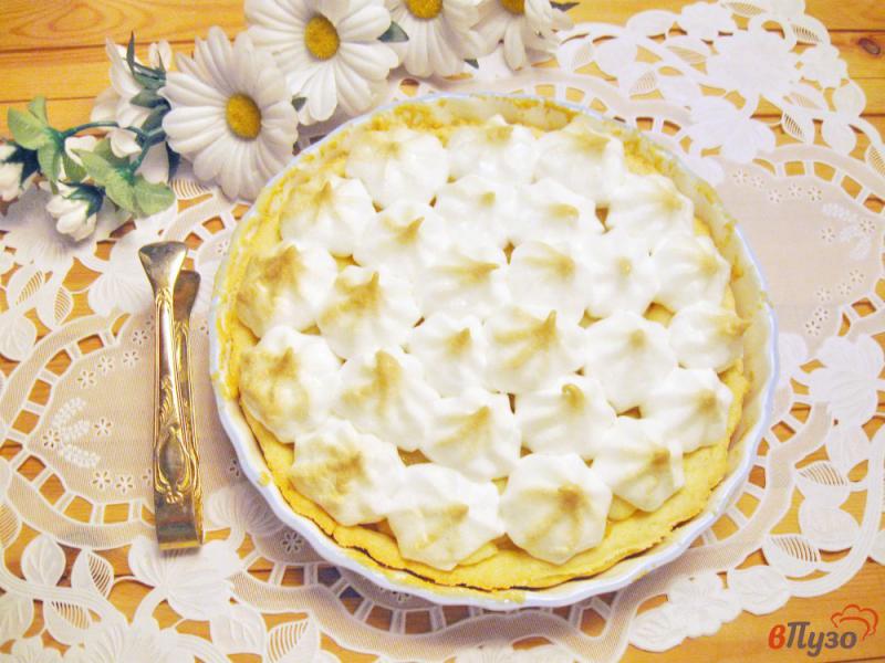 Фото приготовление рецепта: Песочный пирог с яблоками и меренгой шаг №9