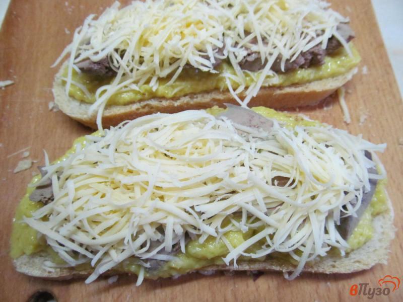Фото приготовление рецепта: Горячий бутерброд с печенью на картофельном соусе шаг №8