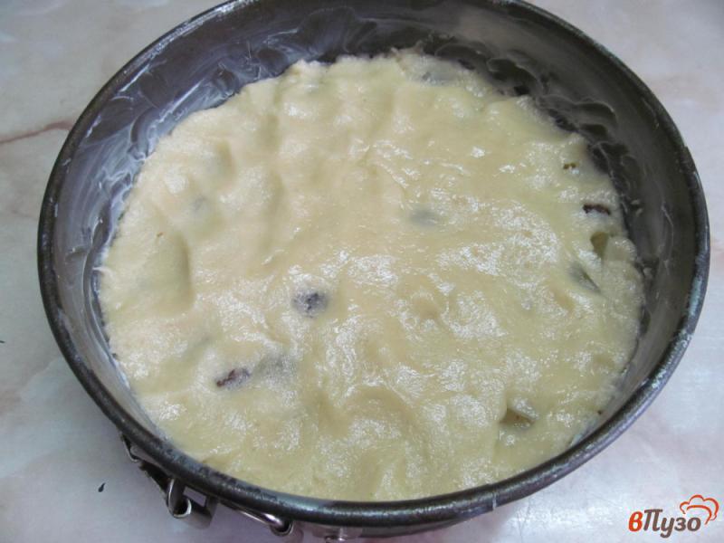 Фото приготовление рецепта: Пирог с виноградом шаг №7