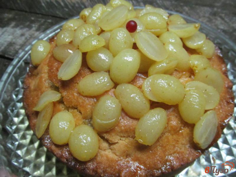 Фото приготовление рецепта: Пирог с виноградом шаг №12