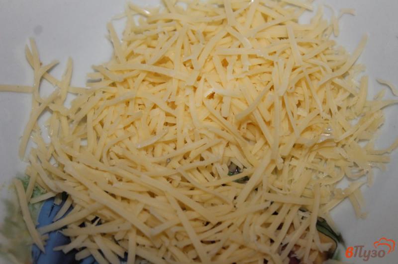 Фото приготовление рецепта: Чернослив фаршированный твердым сыром и грецкими орехами шаг №2