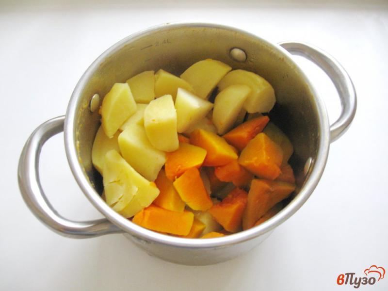 Фото приготовление рецепта: Пюре из картофеля и тыквы шаг №3