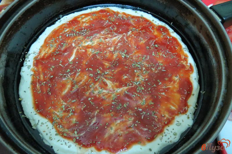 Фото приготовление рецепта: Пицца на сковороде шаг №10