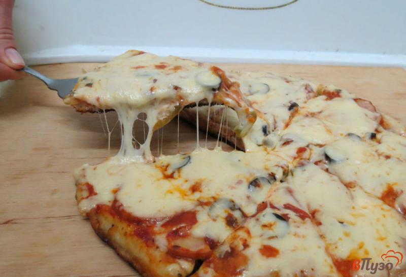 Фото приготовление рецепта: Пицца на сковороде шаг №14