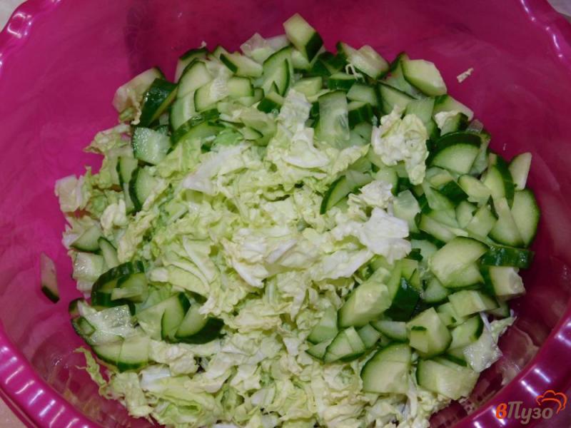 Фото приготовление рецепта: Салат из пекинской капусты и кукурузой и яблоком шаг №1