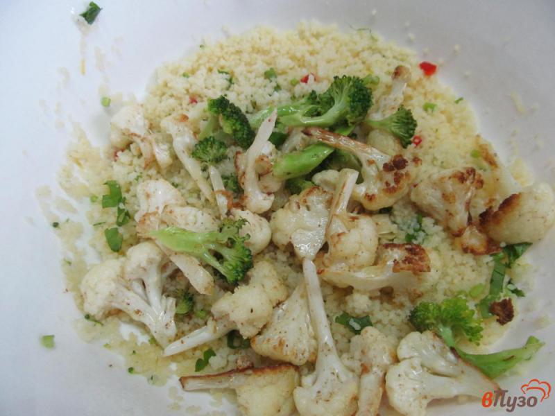 Фото приготовление рецепта: Кус-кус с брокколи и цветной капустой шаг №5