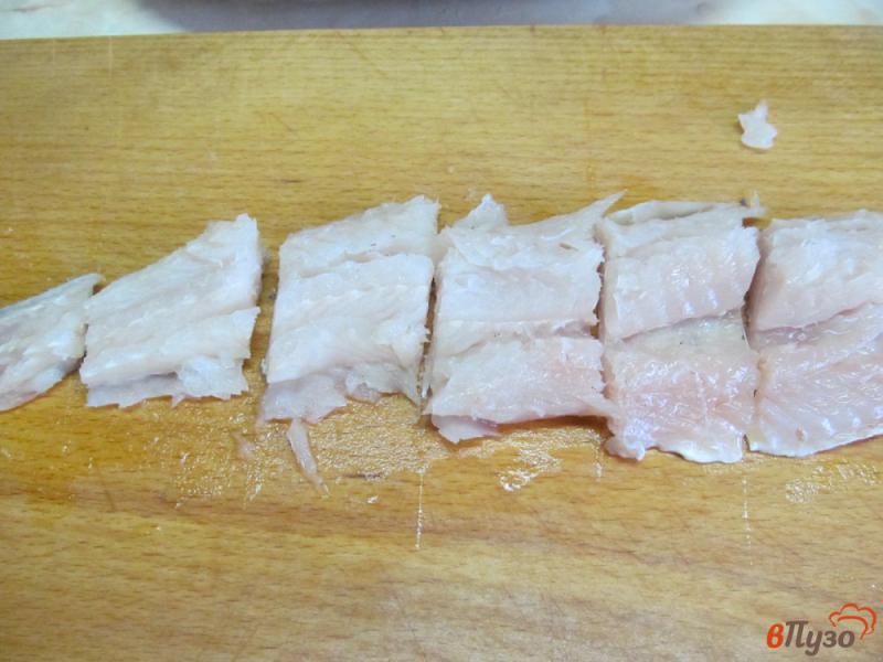 Фото приготовление рецепта: Салат из рыбы с рисом шаг №1