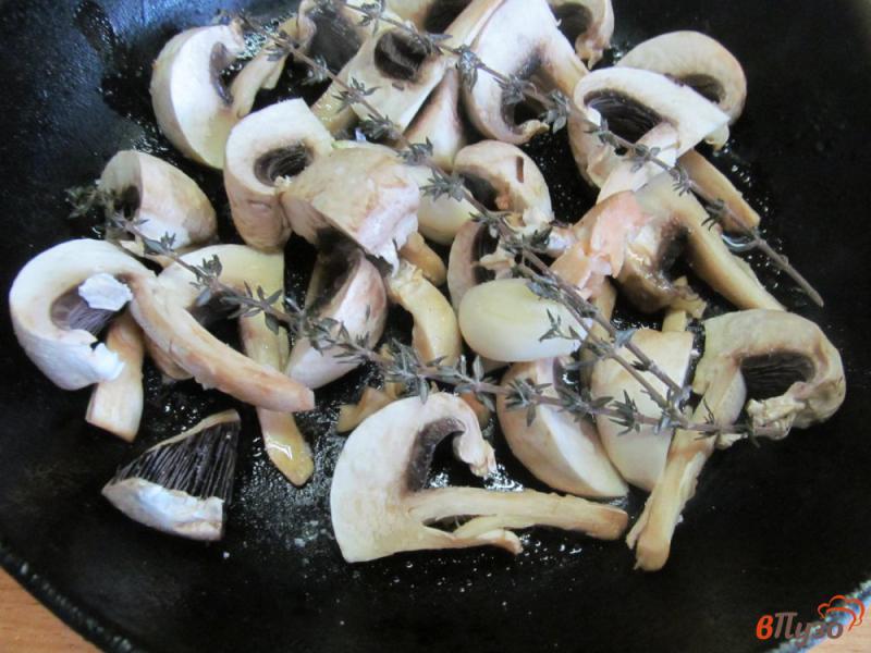 Фото приготовление рецепта: Омлет с грибами шаг №1
