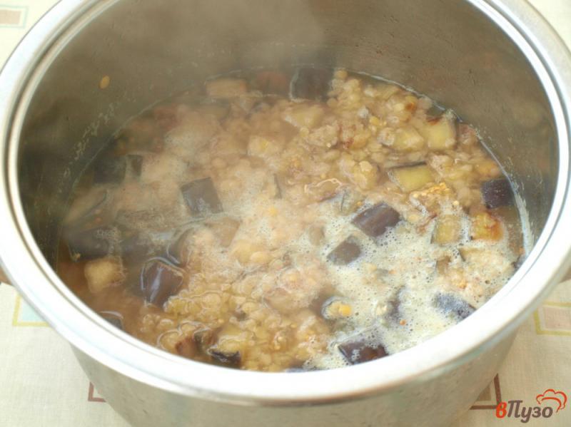 Фото приготовление рецепта: Суп-пюре с баклажанами и красной чечевицей шаг №3