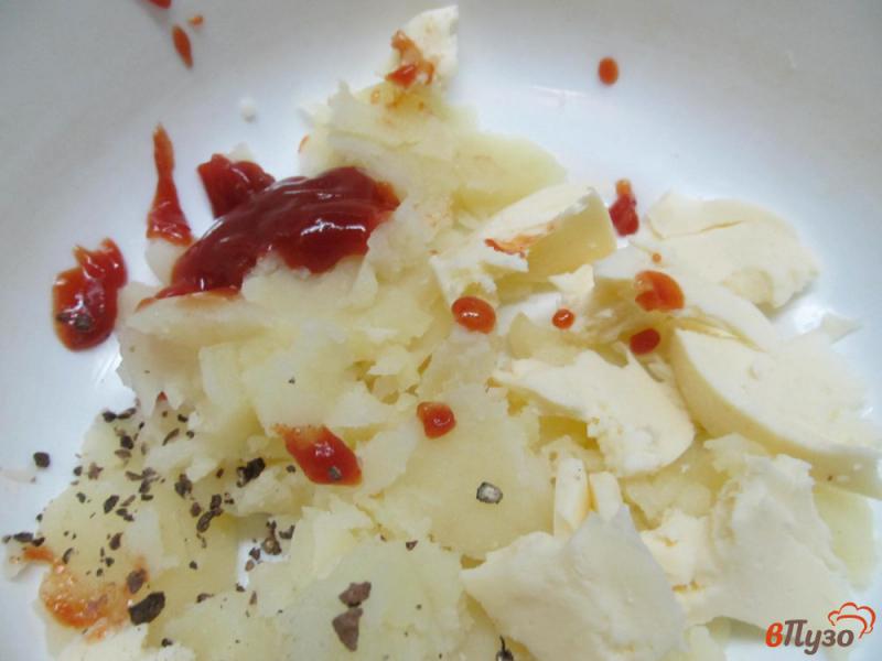 Фото приготовление рецепта: Картофель фаршированный моцареллой и печеным чесноком шаг №3