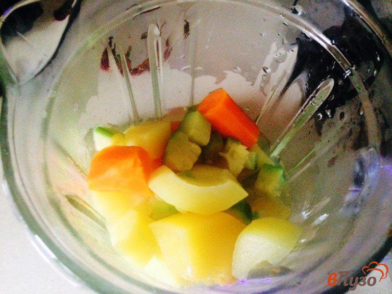 Фото приготовление рецепта: Суп-пюре из индейки и овощей шаг №4
