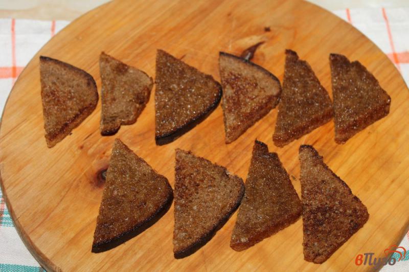 Фото приготовление рецепта: Бутерброды со шпротами, огурцом и сыром шаг №2
