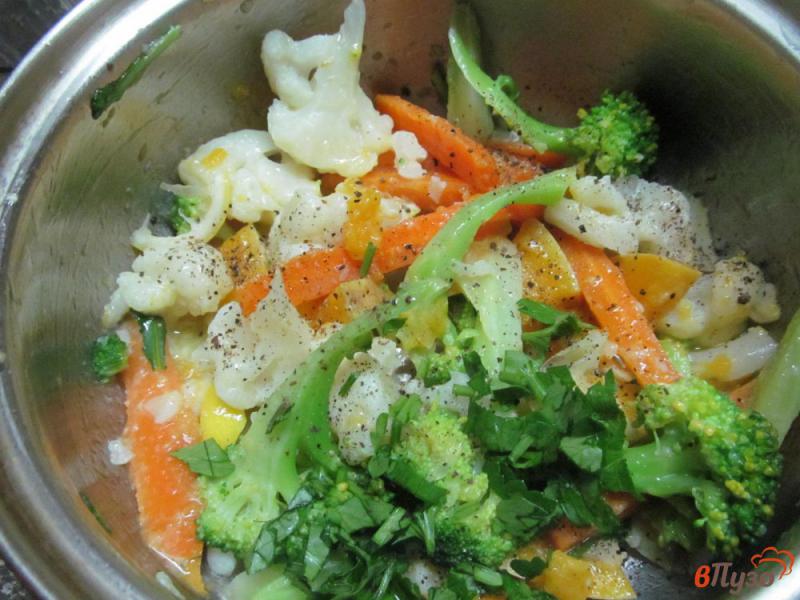 Фото приготовление рецепта: Овощной теплый салат медлей шаг №4