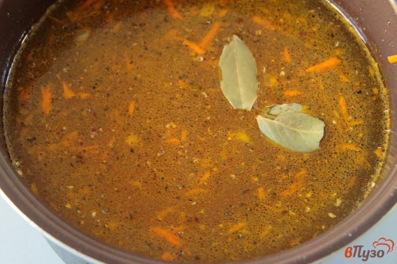 Фото приготовление рецепта: Гороховый суп с чесночными рулетиками в мультиварке шаг №6