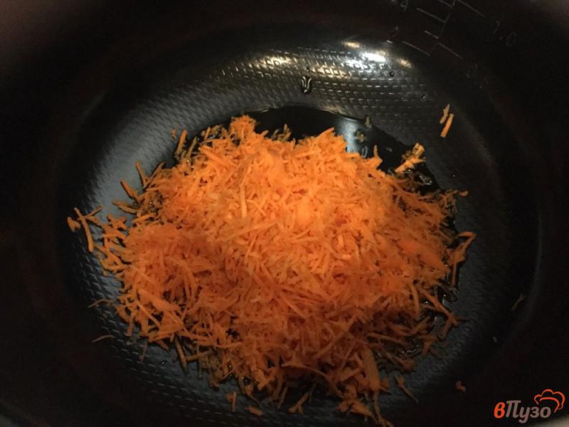 Фото приготовление рецепта: Рис с морковью и луком в мультиварке шаг №5