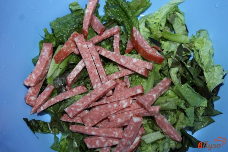Фото приготовление рецепта: Салат из субпродуктов, копченой колбасы и корейской моркови шаг №2