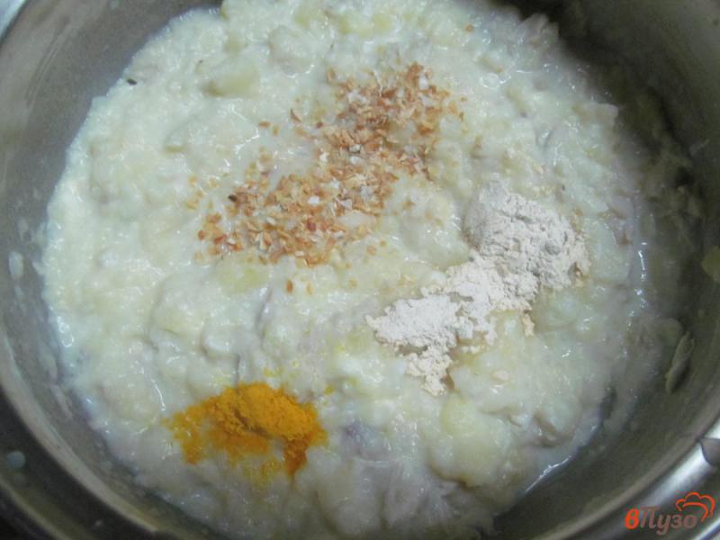 Фото приготовление рецепта: Картофельное пюре с курицей и грибами шаг №4