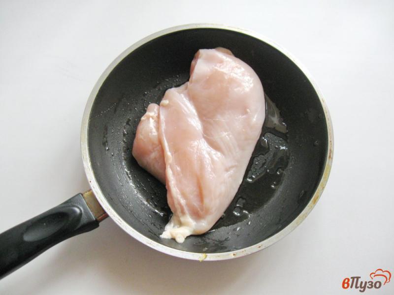 Фото приготовление рецепта: Сочная куриная грудка за 15 минут шаг №1