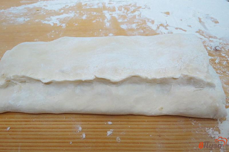 Фото приготовление рецепта: Слоёные пироги с горохом шаг №8