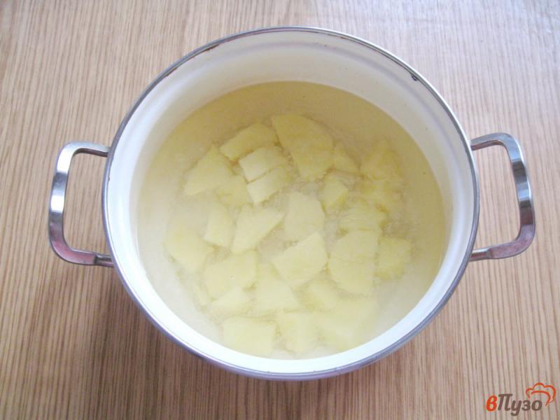 Фото приготовление рецепта: Суп с цветной капустой и зеленым горошком шаг №1