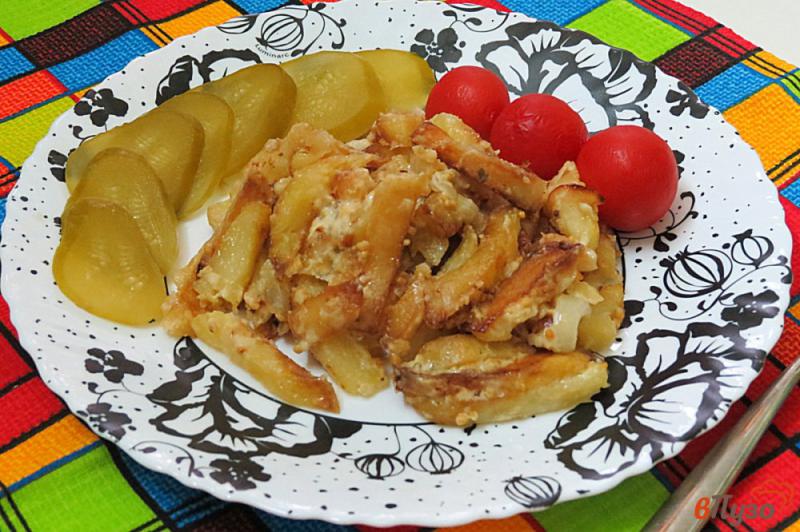 Фото приготовление рецепта: Картофель жареный со сметанно-горчичным соусом шаг №9