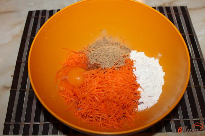 Фото приготовление рецепта: Морковно - мясные котлеты шаг №2